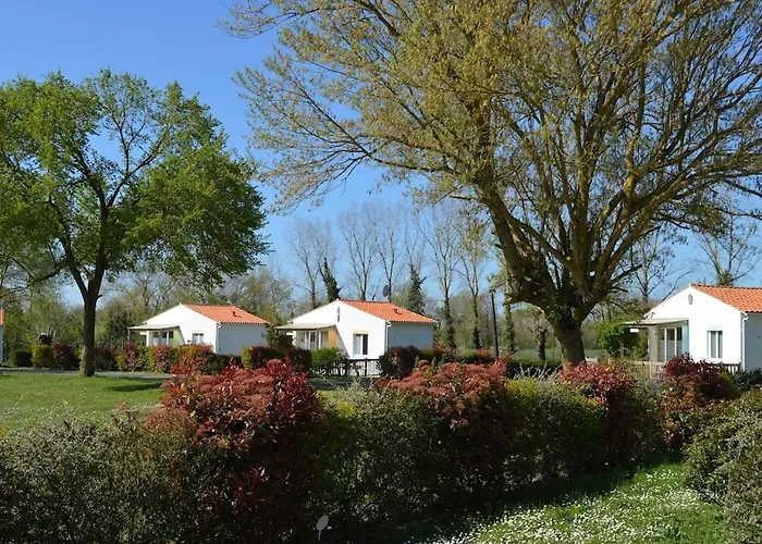 Au Bord Du - Les Jardins De - Parc Jeux Tennis Nature - Ideal Famille *